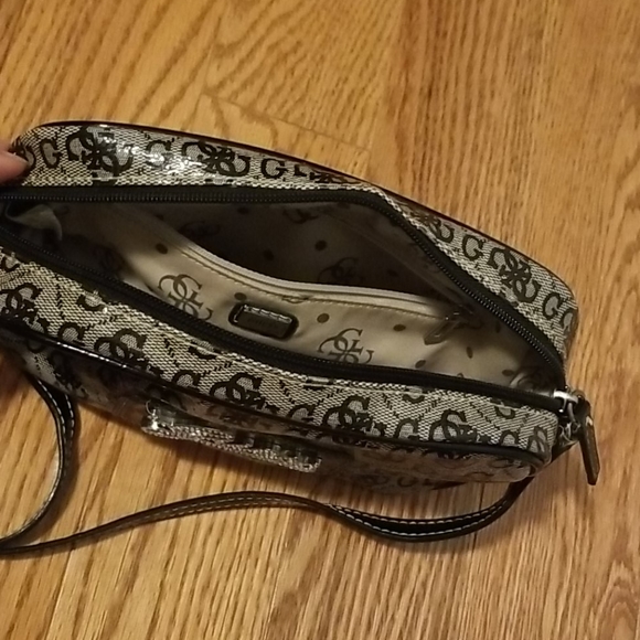 Guess side handbag - Picture 4 of 5